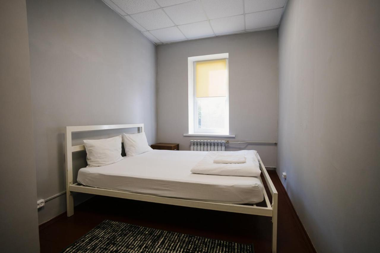P2B hotel&bar Kiev Bagian luar foto