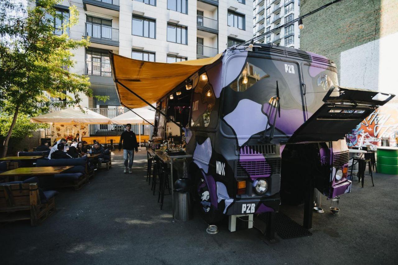 P2B hotel&bar Kiev Bagian luar foto