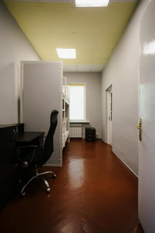 P2B hotel&bar Kiev Bagian luar foto