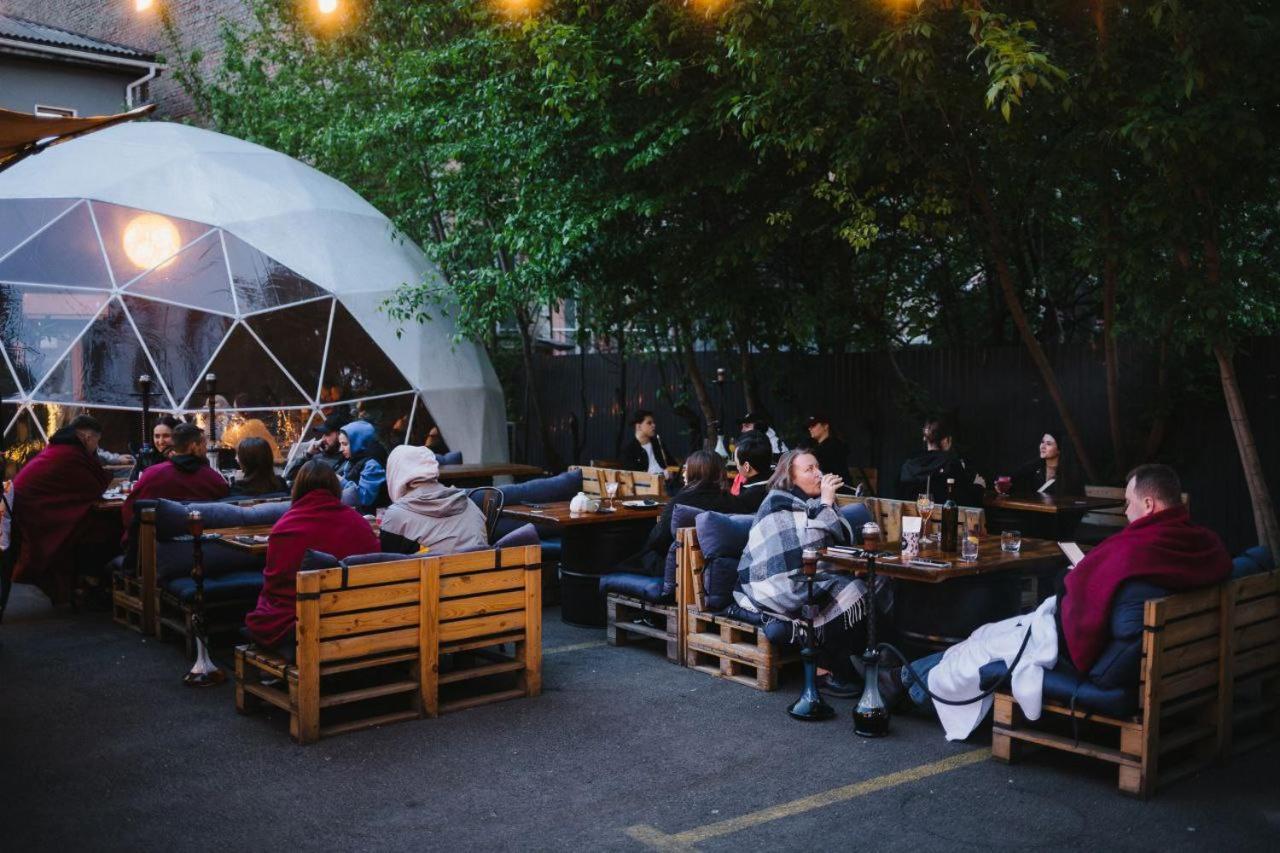 P2B hotel&bar Kiev Bagian luar foto