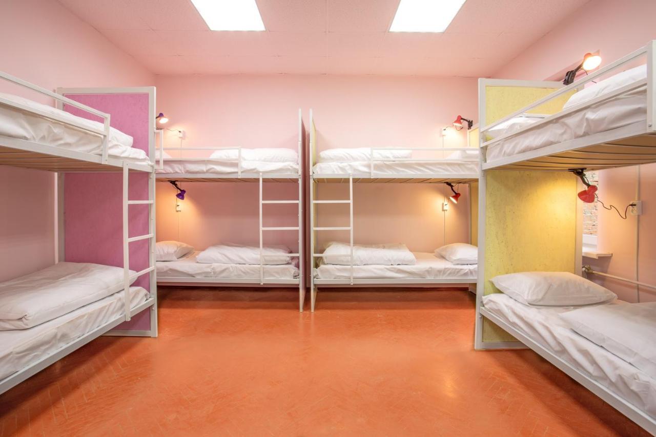 P2B hotel&bar Kiev Bagian luar foto