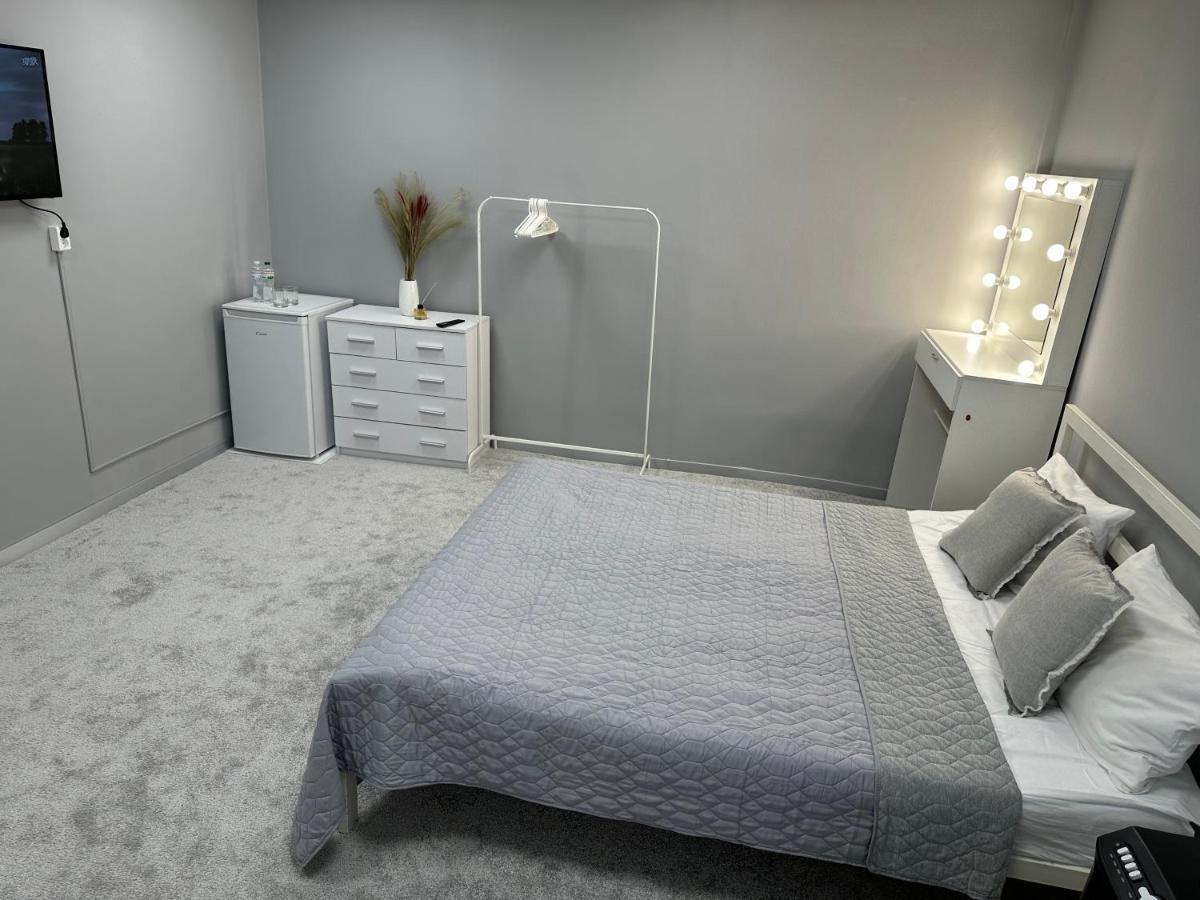 P2B hotel&bar Kiev Bagian luar foto
