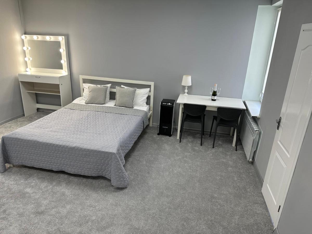 P2B hotel&bar Kiev Bagian luar foto