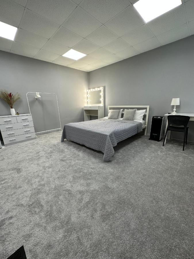 P2B hotel&bar Kiev Bagian luar foto