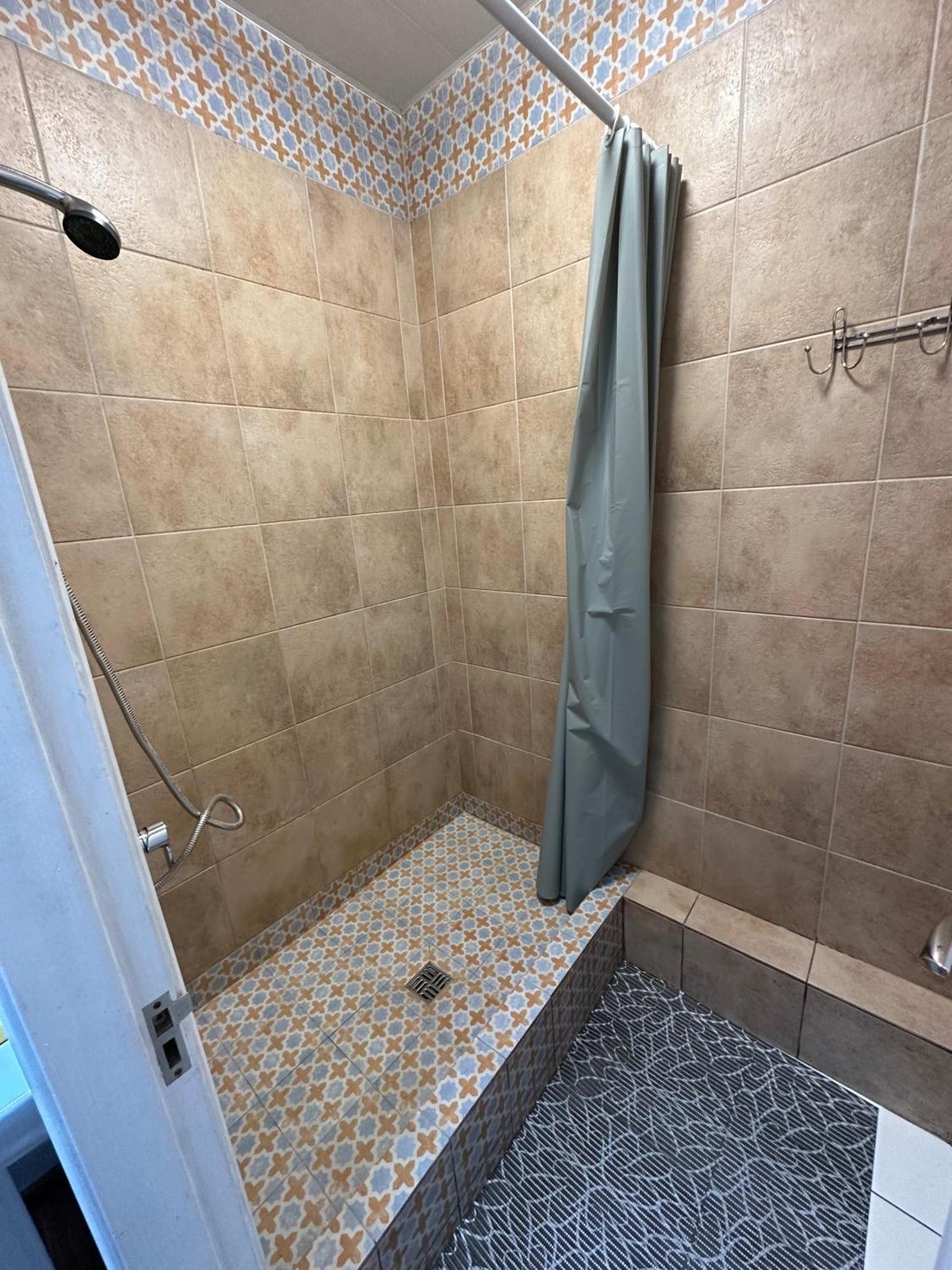 P2B hotel&bar Kiev Bagian luar foto