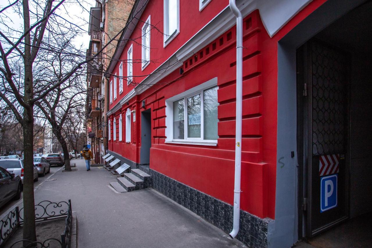 P2B hotel&bar Kiev Bagian luar foto
