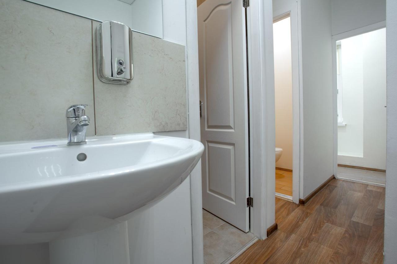 P2B hotel&bar Kiev Bagian luar foto